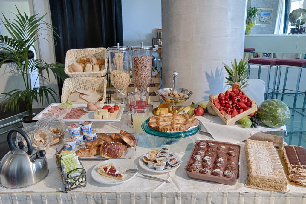 Locanda San Biagio Misano Adriatico Bagian luar foto