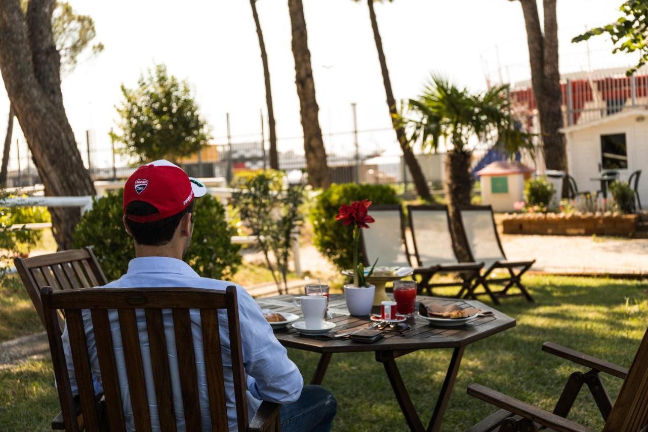 Locanda San Biagio Misano Adriatico Bagian luar foto